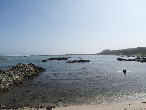 Strand, Franskraal-Bit of Salt-Rustic Family Beach House-From R1650 per night, sleeps 6,min 2 nights, please in Franskraal