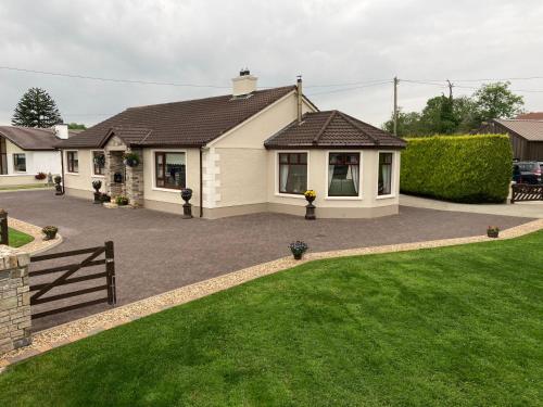 Steeple View B&B Guesthouse Donegal - Newly renovated in 2023