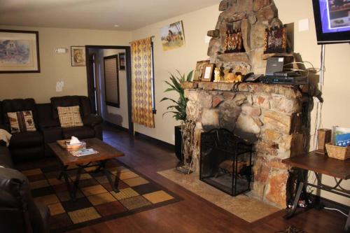 Safari lodge Cabin in Big Bear Lake, USA