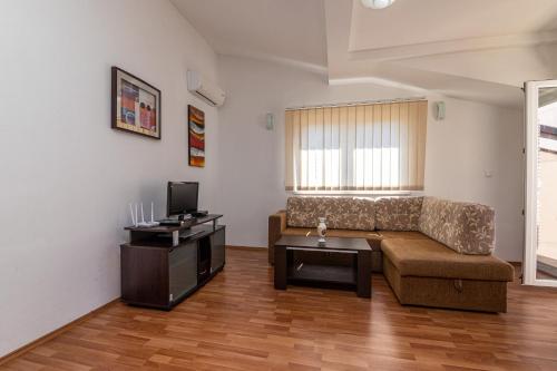 Apartments Tokic - image 14