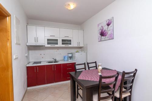 Apartments Tokic - image 13