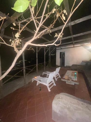 Phoenician Capri