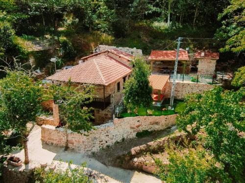  Casa Escondida Aveiga, Pension in Chantada