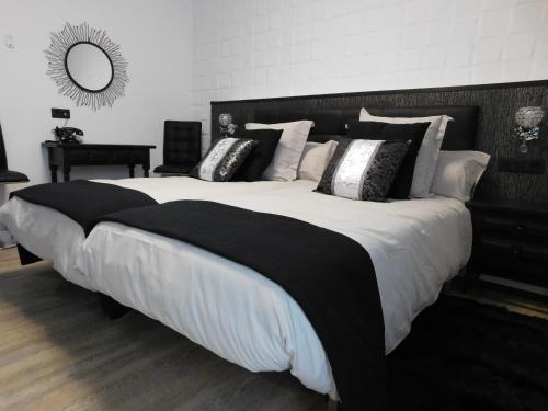 2 twin beds