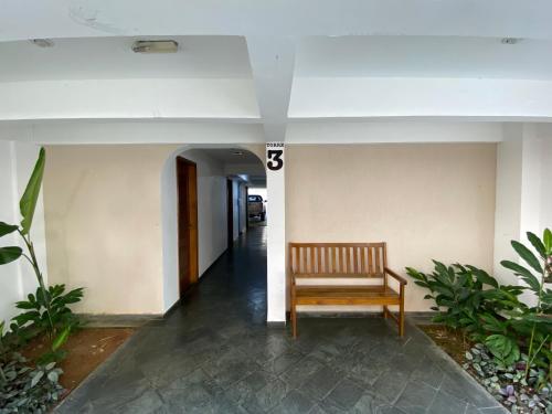 AP NO CENTRO DE UBATUBA, COM PISCINA, CHURRASQUEIRAS, AR CONDICIONADO
