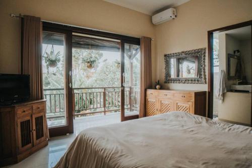 THE SUNNY LANE CANGGU