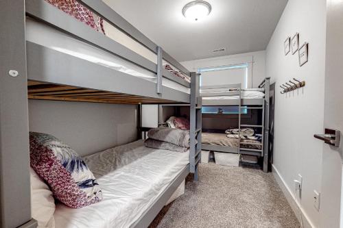 Upper Whitefish Apartment - image 6