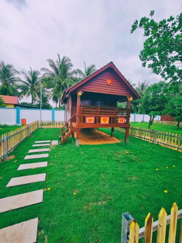 Damnak Borey Resort Room Type - Wooden House