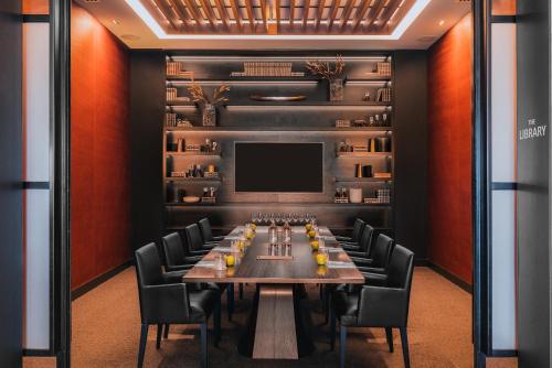 Restaurant, Rydges Wellington Airport in Wellington