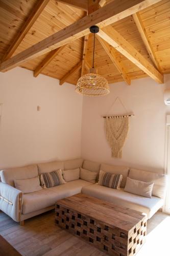Mani Luxury Villa with Private Pool