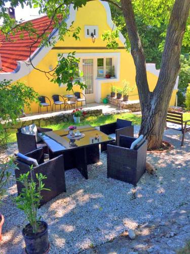  Vica Apartman Pécsely in Pécsely
