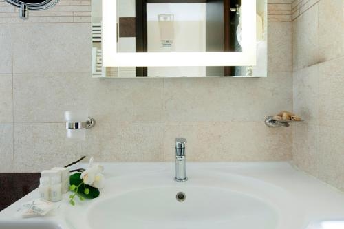 Yes Hotel - image 12