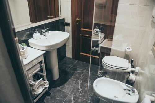 Two-Bedroom Apartment image 4
