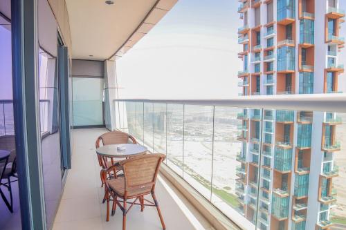 Signature Holiday Homes - Extravagant 2BHK Apartment in Paramount,Business Bay