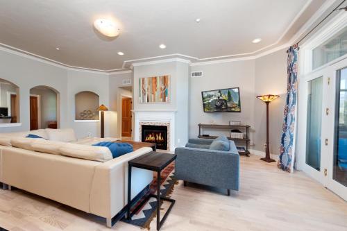 Mears House - Unit 3H - image 4