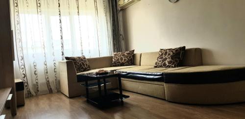 Apartament 2camere decomandat,foarte spatios 53mp, bine utilat,perfect pt sejururi mai lungi, Consta
