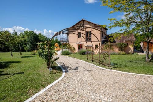 l'étoile de jor, a beautiful ecological family friendly holiday home with a view gîte à louer Fanlac