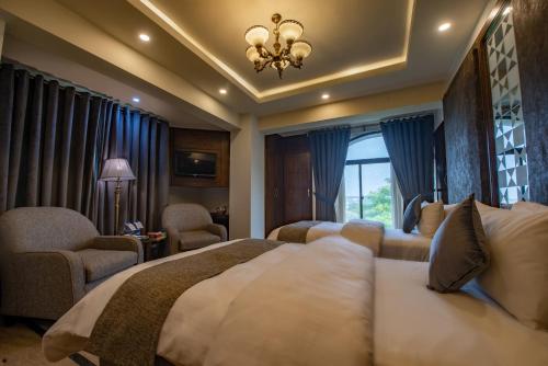 room detail thumbnail 0