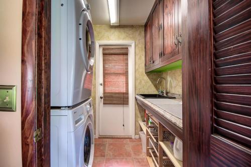Sunny Getaway - Beautiful Vacation Rental home - image 13