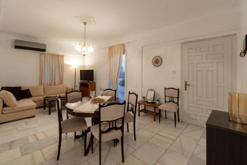 Evelina Traditional Cycladic Hill House gîte à louer Agkidia