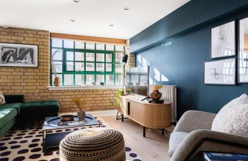 Picture of The Wapping Wharf - Modern & Bright 2Bdr Flat On The Thames With Parking