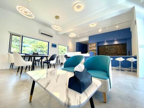 Blue and White Style Holiday B&B - Taitung