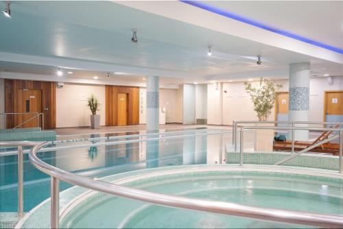 Limerick Strand Hotel - image 2