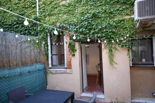 샤토루 Le cosy cour privée clim wifi 3 etoiles (Le cosy cour privee clim wifi 3 etoiles) 4성급 싱글룸 레스토랑