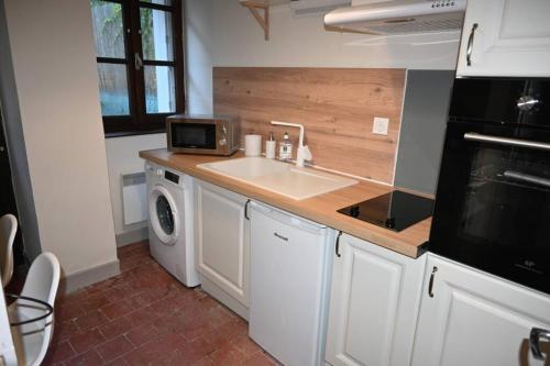 샤토루 Le cosy cour privée clim wifi 3 etoiles (Le cosy cour privee clim wifi 3 etoiles) 4성급 싱글룸 로비