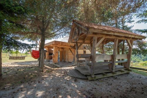 Holiday Home Ernest Železni with hot tub