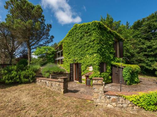  Holiday Home Lara by Interhome in Boccheggiano