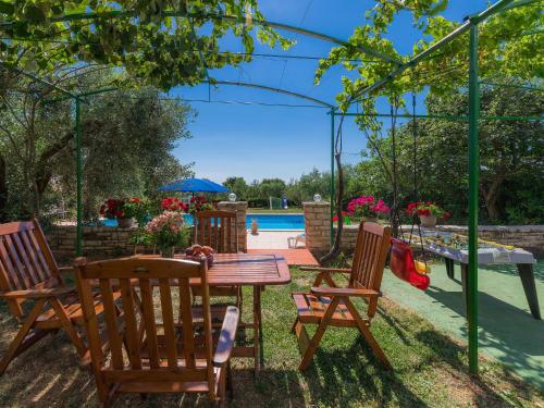  Apartment Ivan & Tina - ROJ455 by Interhome in Kanfanar