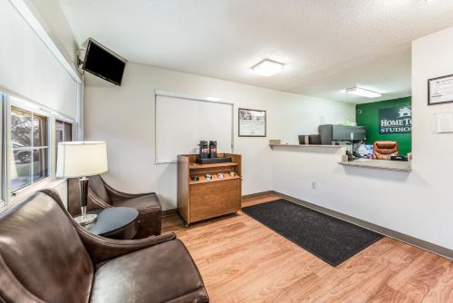 HomeTowne by Red Roof Studios Cincinnati - Sharonville in Sharonville, USA