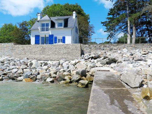 Holiday Home Les Embruns - CZN111 by Interhome - Location saisonnière - Crozon