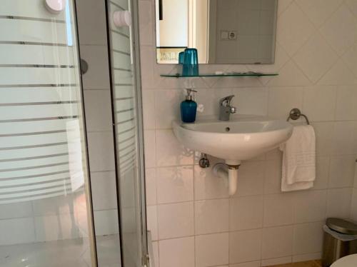 Single Room with Terrace image 6