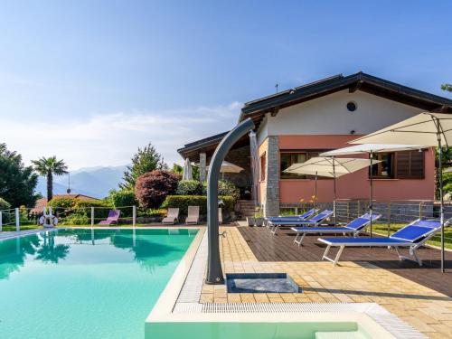  Apartment Residenza Agrifoglio-17 by Interhome in Luino