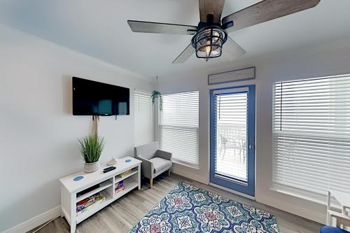 AlwaySunny Condo Unit 2115 - image 12