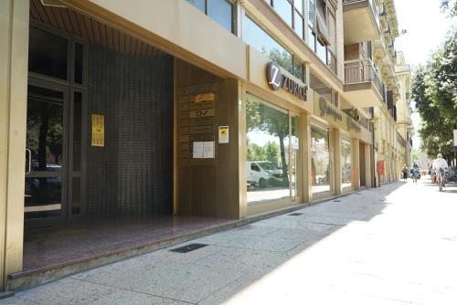 Avenue Rooms 2