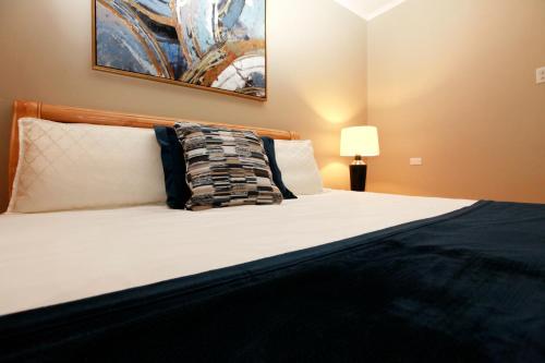 Standard Double Room image 2