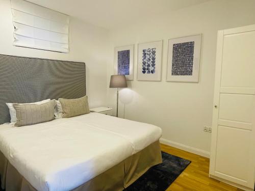 1 queen bed, 1 sofa bed