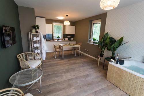 tab panas, Deluxe Thermal Resort in Siofok