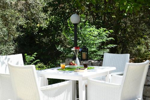 Phaistos Hotel - image 4
