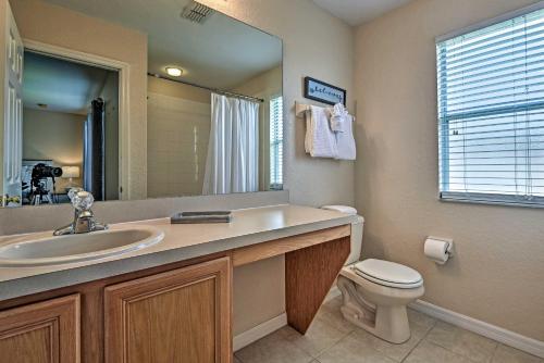 Resort Townhome with Amenities about 4 Mi to Disney - image 7
