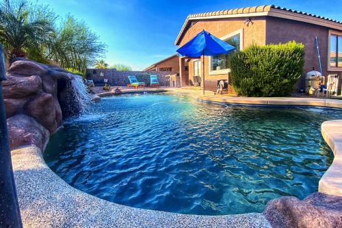 B&B Liberty - Contemporary Goodyear Refuge with Sunny Private Pool - Bed and Breakfast Liberty