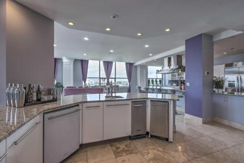 Spacious Luxury Condo in Heart of Dtwn ATL! - image 12