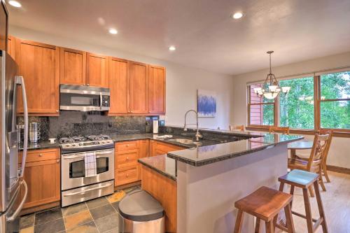 Updated Family Getaway with Deck and Ski Shuttle! - image 2