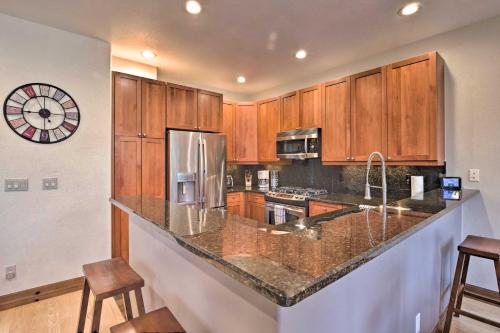 Updated Family Getaway with Deck and Ski Shuttle! - image 12