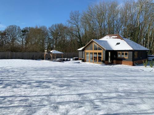 Chestnut-Lodge is rural, secluded, private with Hot Tub