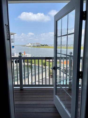 Comfort Suites Chincoteague Island Bayfront Resort