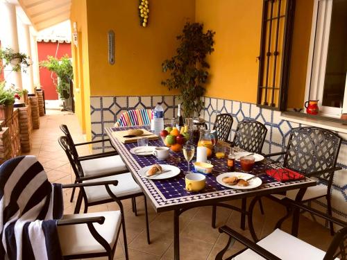 Stunning 4-Bed Roman Villa Spain's Golden Triangle